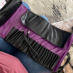 Younique makeup brush roll